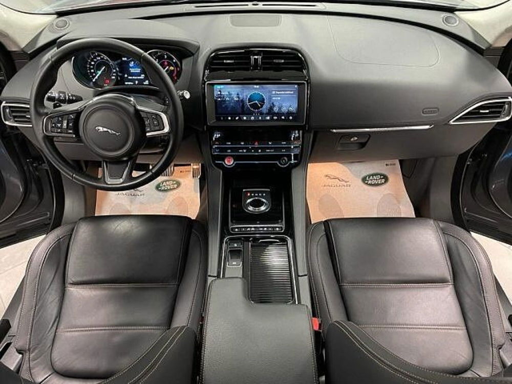 Jaguar F-Pace usata a Cuneo (9)