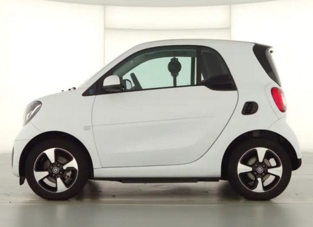 smart Fortwo Fortwo eq Passion 4,6kW del 2020 usata a Limena (3)