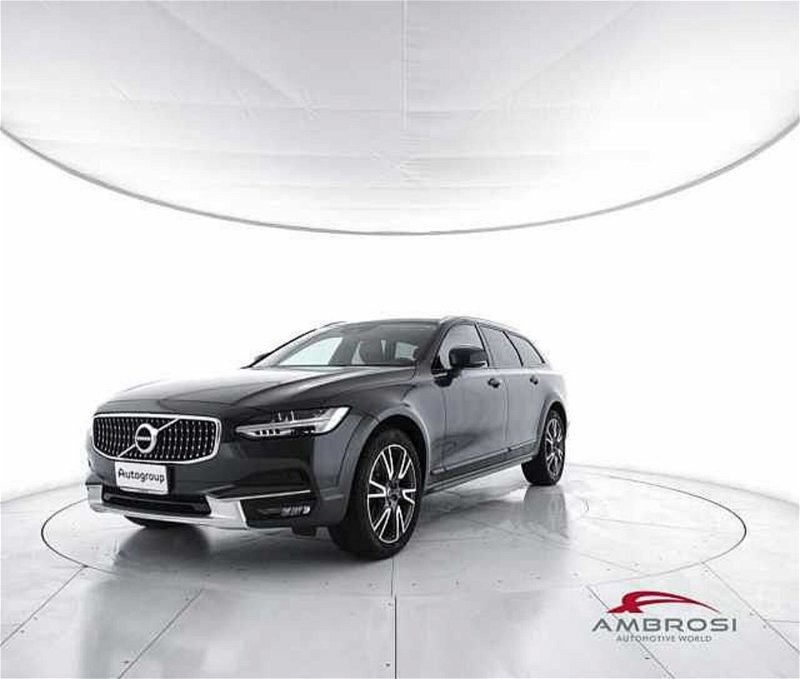 Volvo V90 Cross Country D5 AWD Geartronic Pro  del 2018 usata a Viterbo