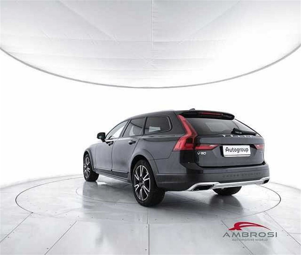 Volvo V90 Cross Country D5 AWD Geartronic Pro  del 2018 usata a Viterbo (4)