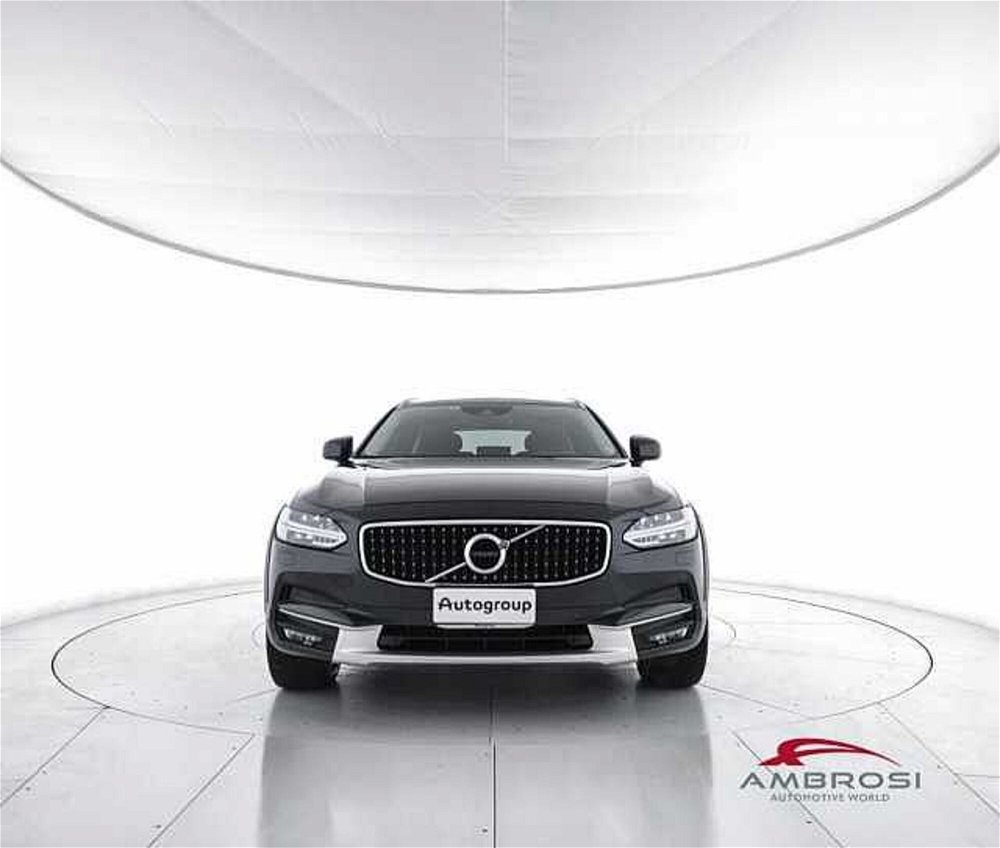 Volvo V90 Cross Country D5 AWD Geartronic Pro  del 2018 usata a Viterbo (5)