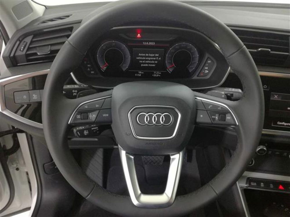 Audi Q3 Sportback nuova a Salerno (12)