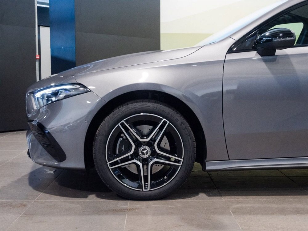 Mercedes-Benz Classe A Sedan 250 e Plug-in hybrid Automatica 4p. Advanced Plus AMG Line nuova a Ancona (4)