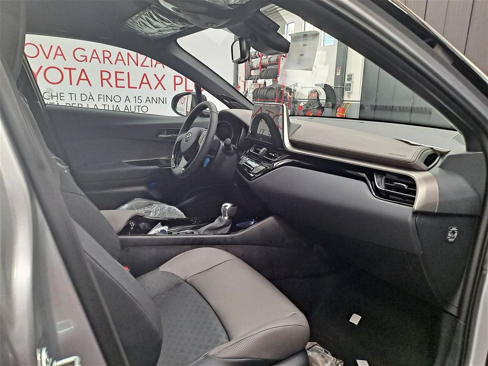 Toyota Toyota C-HR 2.0 Hybrid E-CVT Lounge  nuova a Genzano di Roma (5)