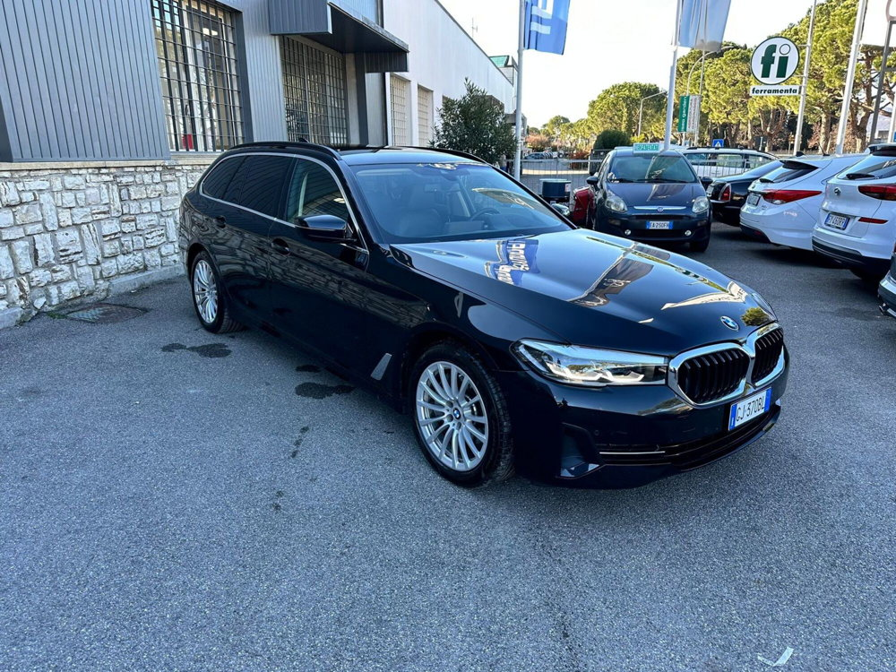 BMW Serie 5 Touring 530d 48V  Luxury del 2021 usata a Iseo (3)