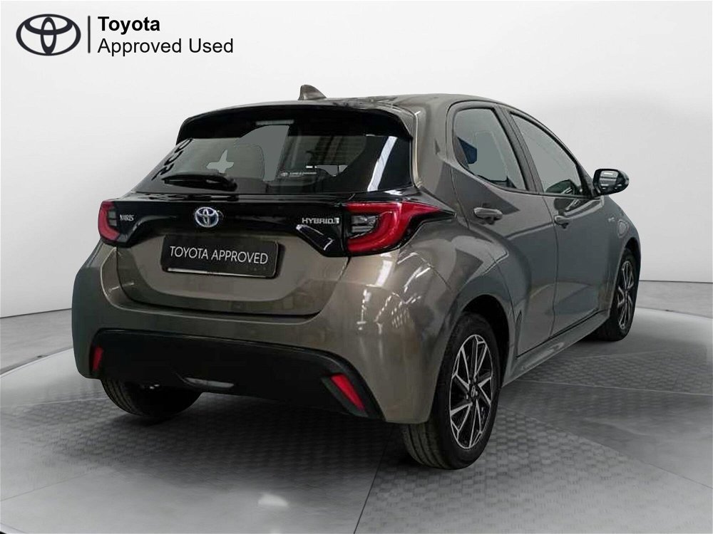 Toyota Yaris 1.5 Hybrid 5 porte Trend del 2021 usata a Pisa (3)
