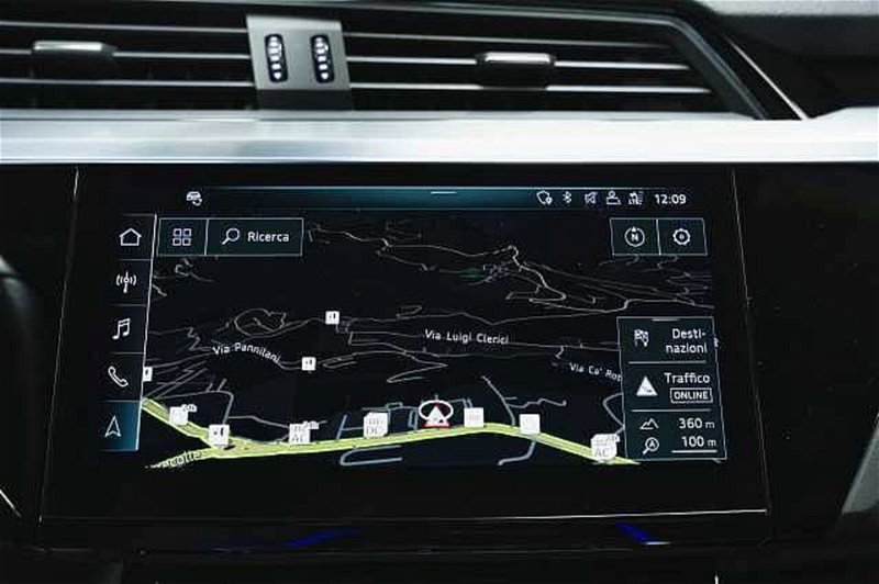 Audi e-tron 50 quattro EVO del 2021 usata a Barni