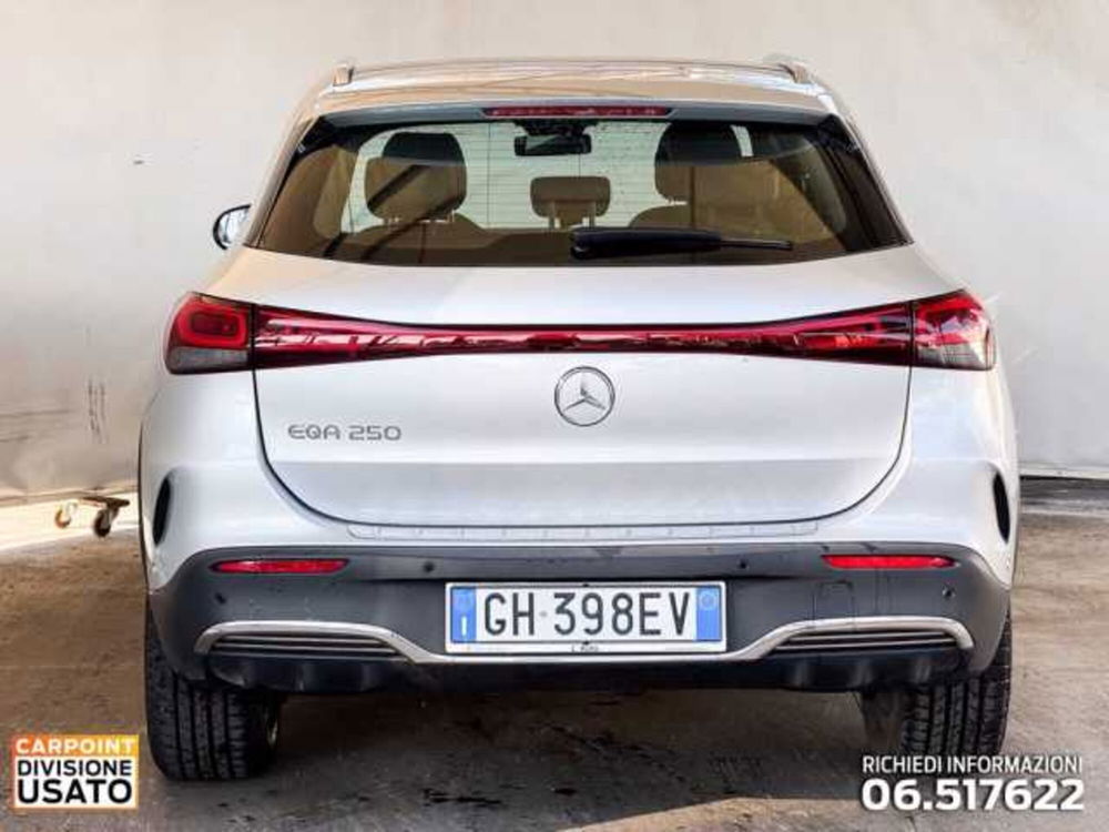 Mercedes-Benz EQA 250 Premium  del 2021 usata a Roma (4)