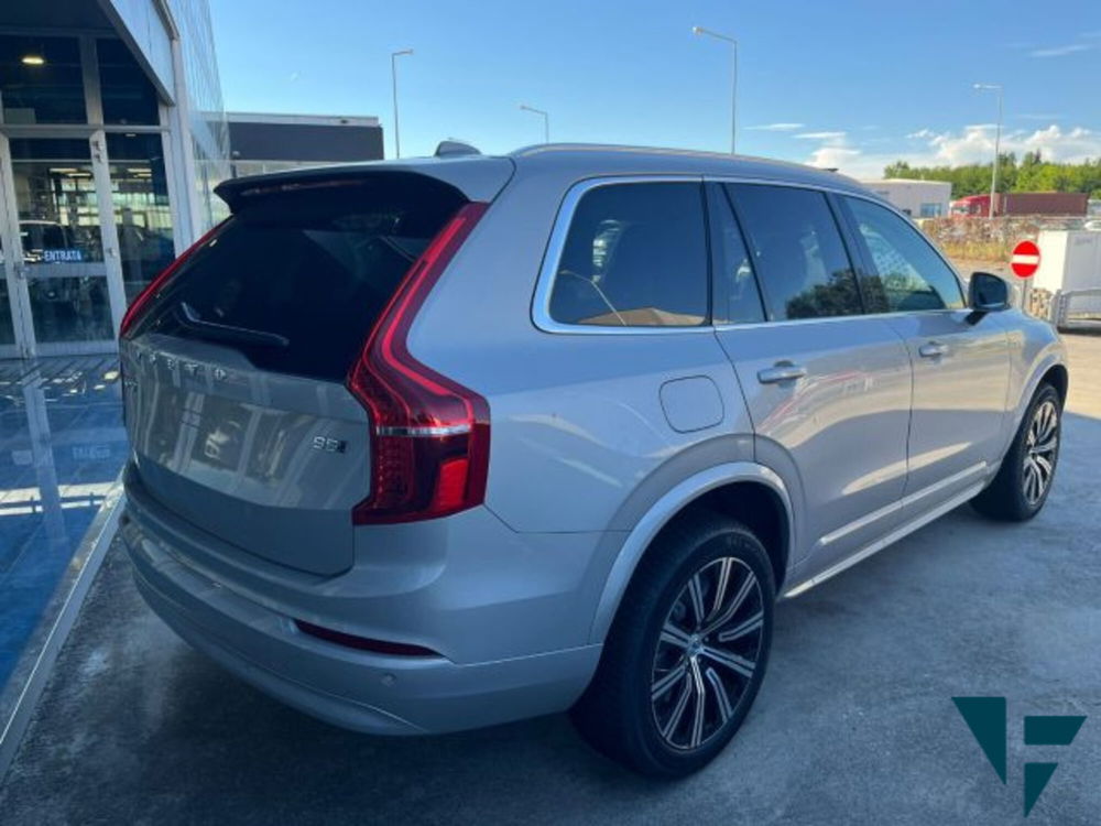 Volvo XC90 B5 (d) AWD automatico Core nuova a Tavagnacco (4)