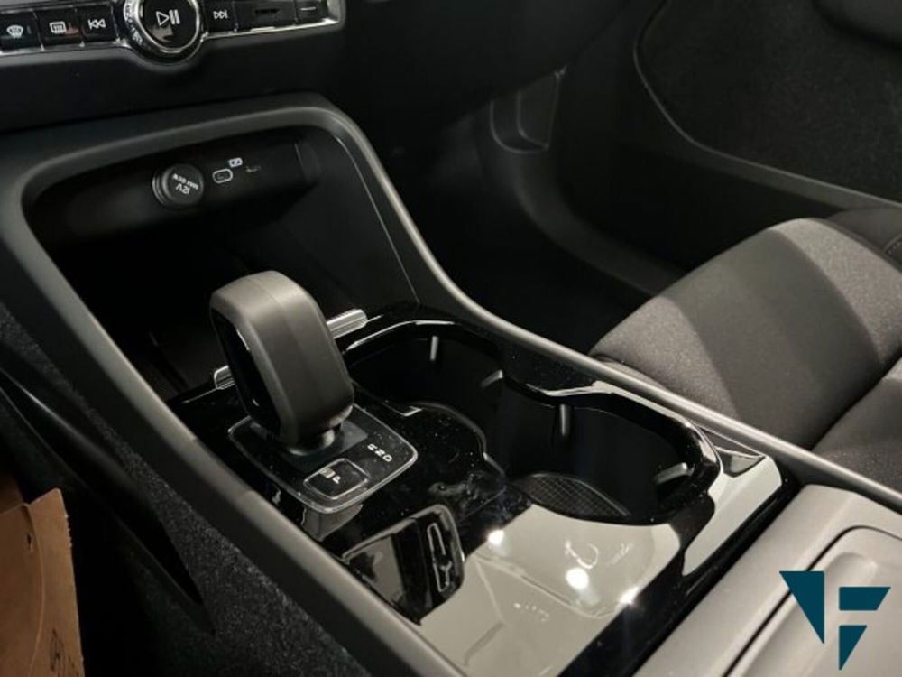 Volvo XC40 nuova a Udine (16)