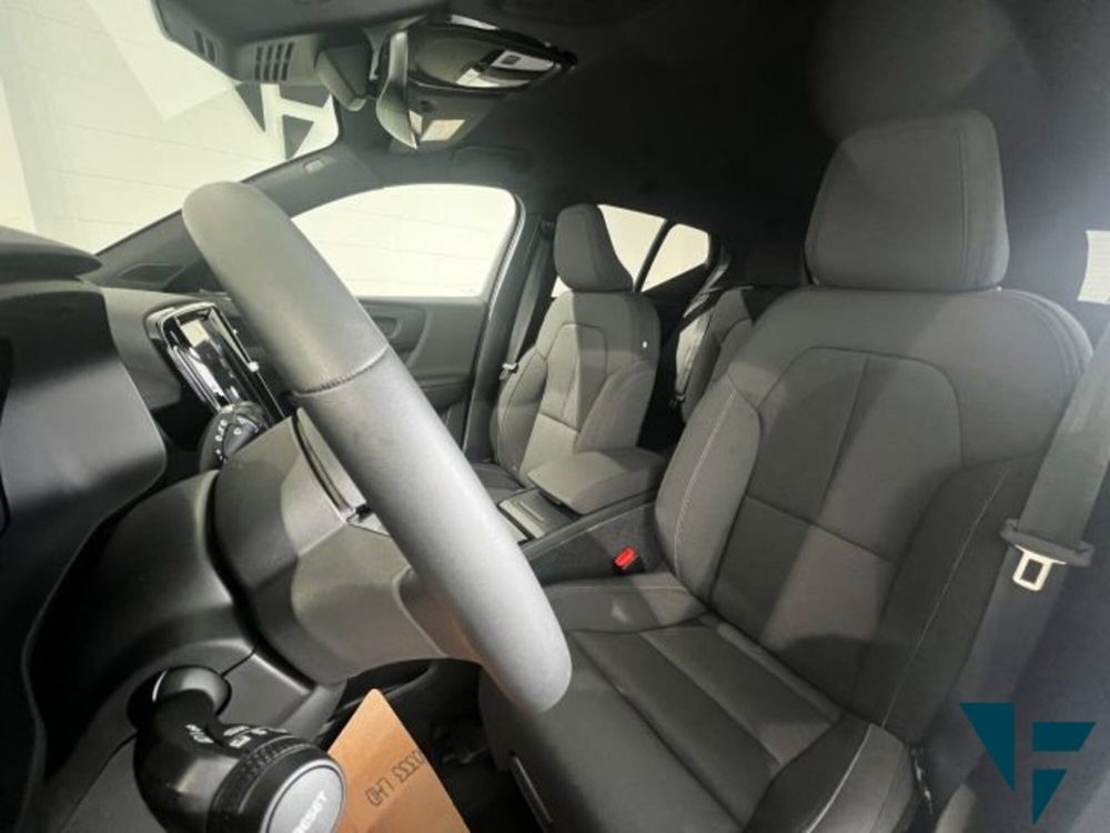 Volvo XC40 nuova a Udine (7)