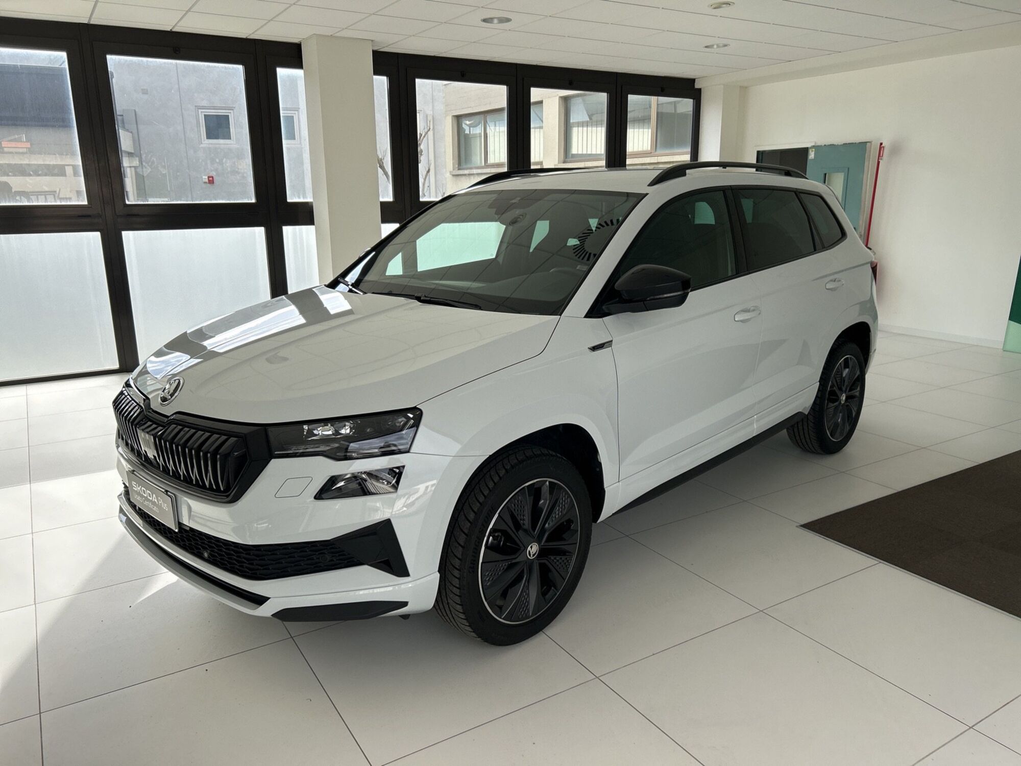 Skoda Karoq 2.0 TDI EVO SCR 115 CV DSG SportLine  del 2023 usata a Arezzo