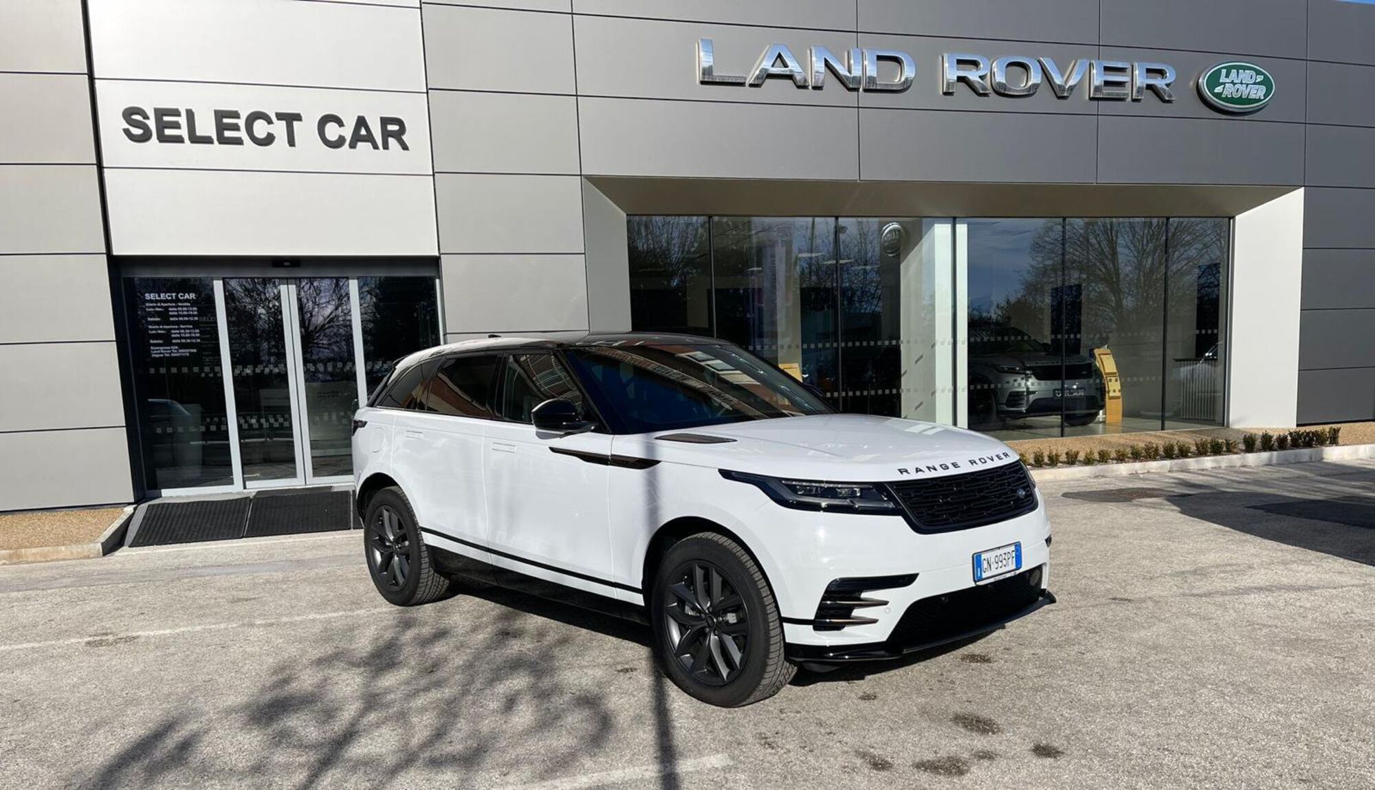 Land Rover Range Rover Velar 2.0D I4 204 CV R-Dynamic SE  del 2023 usata a Avezzano