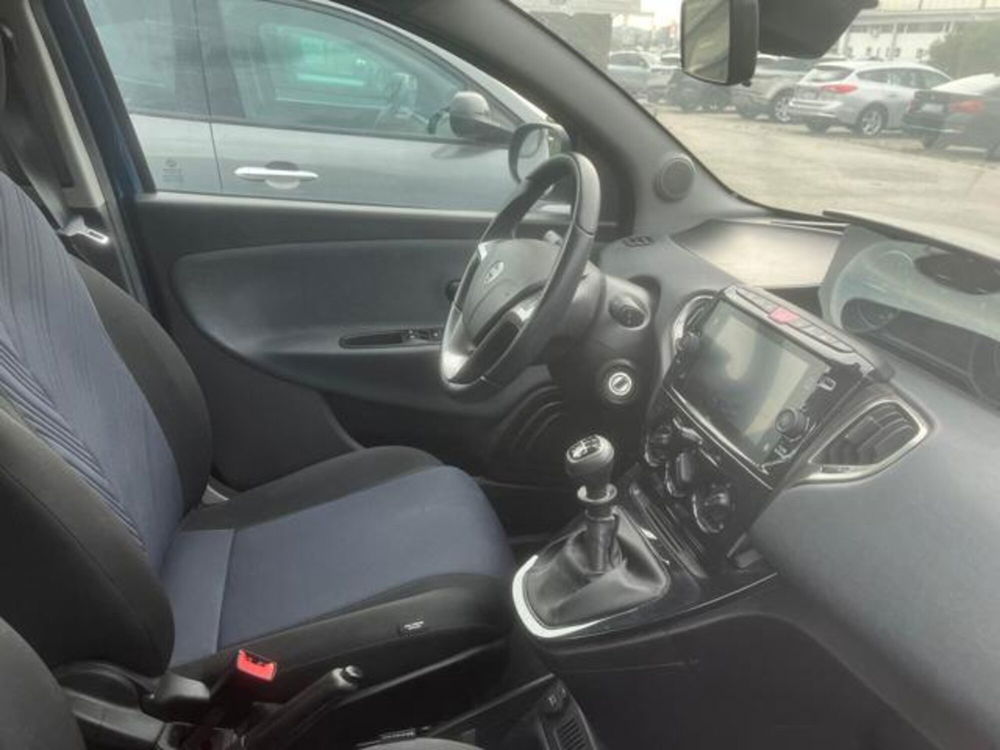 Lancia Ypsilon usata a Perugia (4)