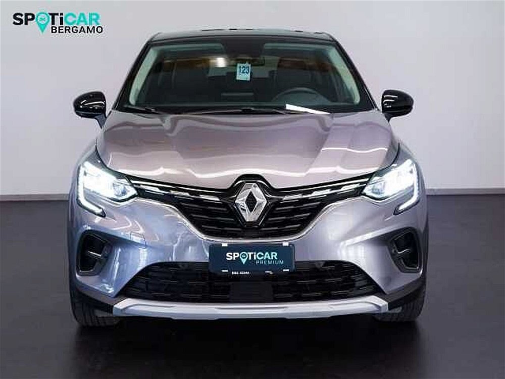 Renault Captur Plug-in Hybrid E-Tech 160 CV Intens  del 2021 usata a Bergamo (3)