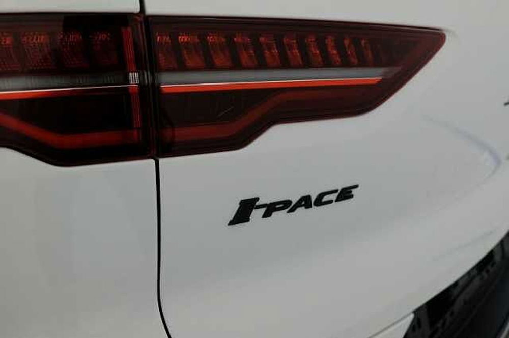 Jaguar I-Pace usata a Mantova (12)