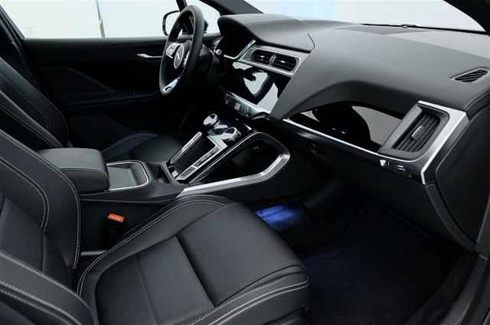 Jaguar I-Pace EV 90 kWh 400 R-Dynamic SE awd auto del 2023 usata a Castel d'Ario (3)
