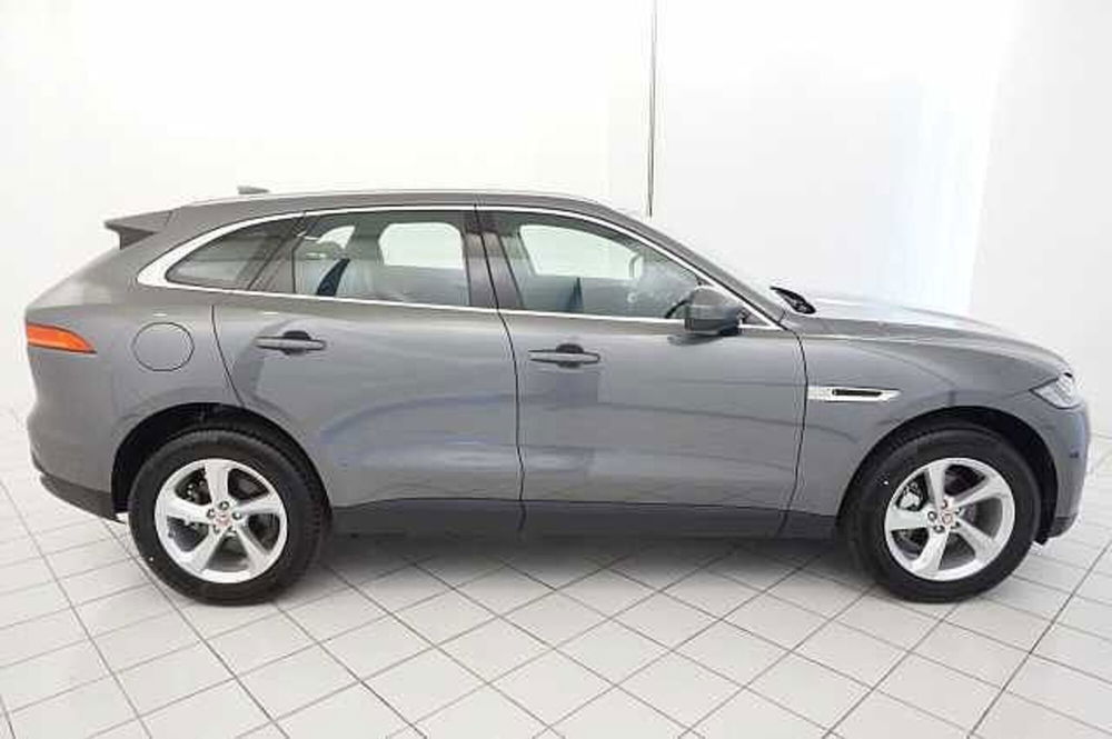 Jaguar F-Pace usata a Mantova (6)