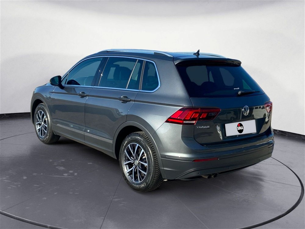 Volkswagen Tiguan 2.0 TDI SCR DSG Business BlueMotion Technology  del 2020 usata a Pordenone (3)