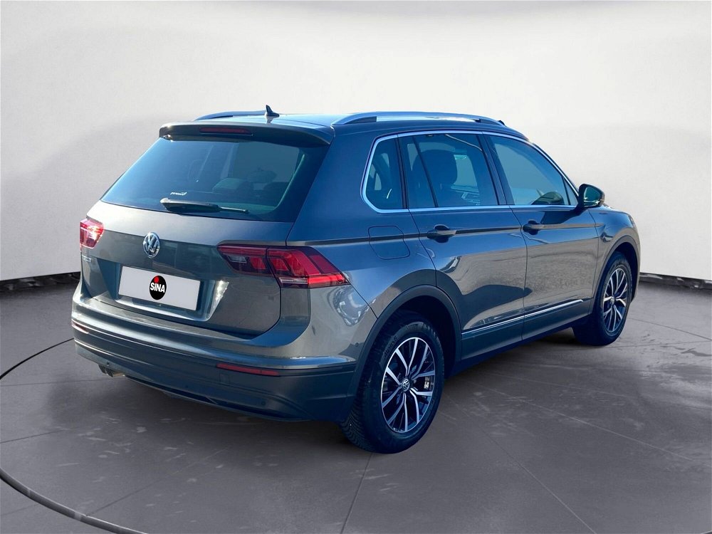 Volkswagen Tiguan 2.0 TDI SCR DSG Business BlueMotion Technology  del 2020 usata a Pordenone (5)