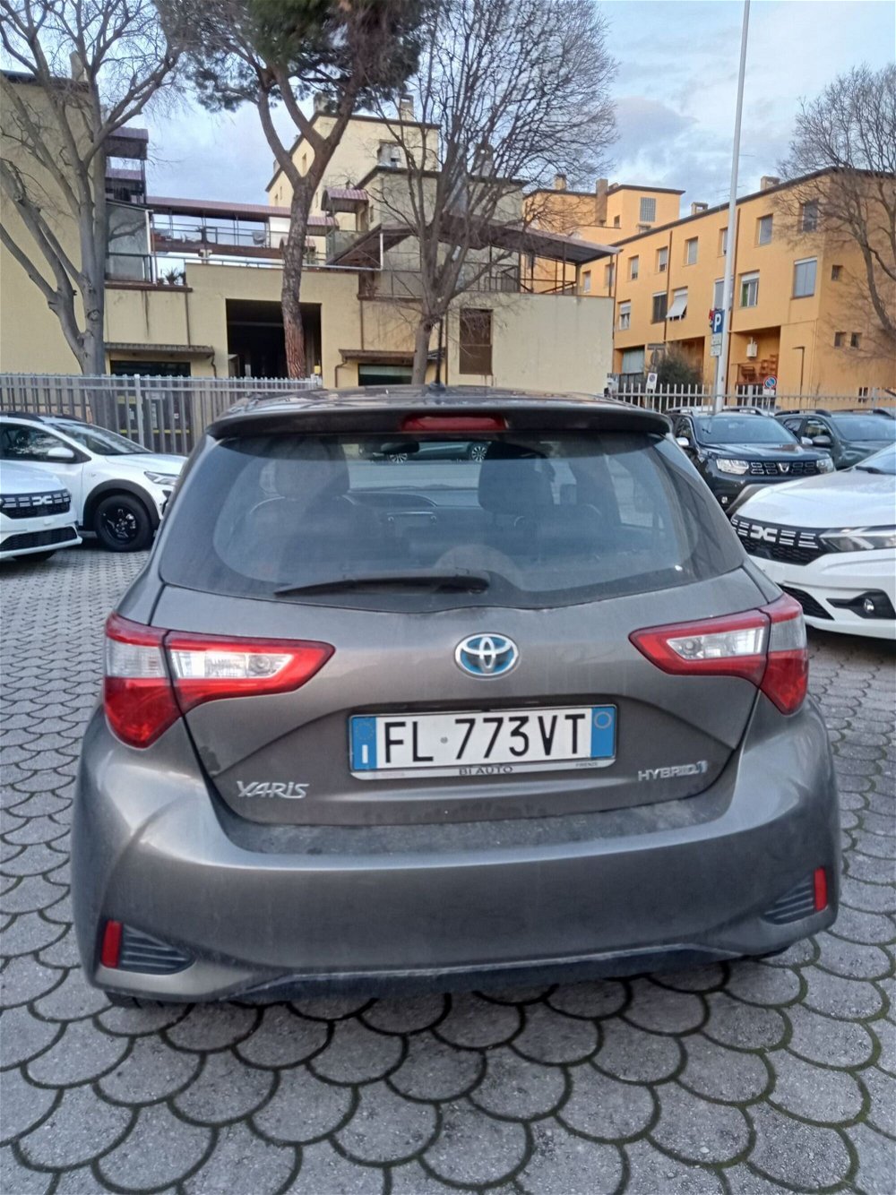 Toyota Yaris 1.5 Hybrid 5 porte Lounge Blue del 2017 usata a Firenze (3)