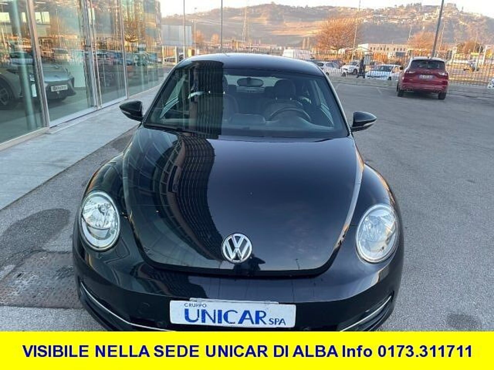 Volkswagen Maggiolino 1.6 TDI Design del 2012 usata a Alba