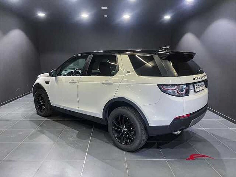 Land Rover Discovery Sport 2.0 TD4 150 CV Pure  del 2018 usata a Corciano (4)