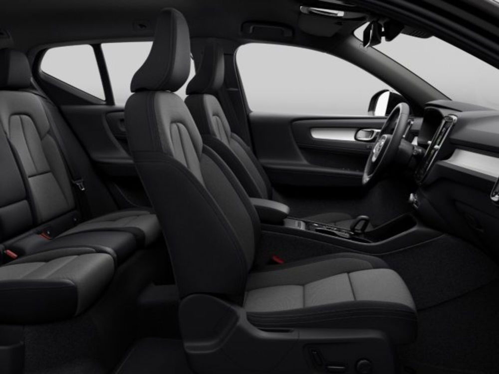 Volvo XC40 nuova a Modena (11)