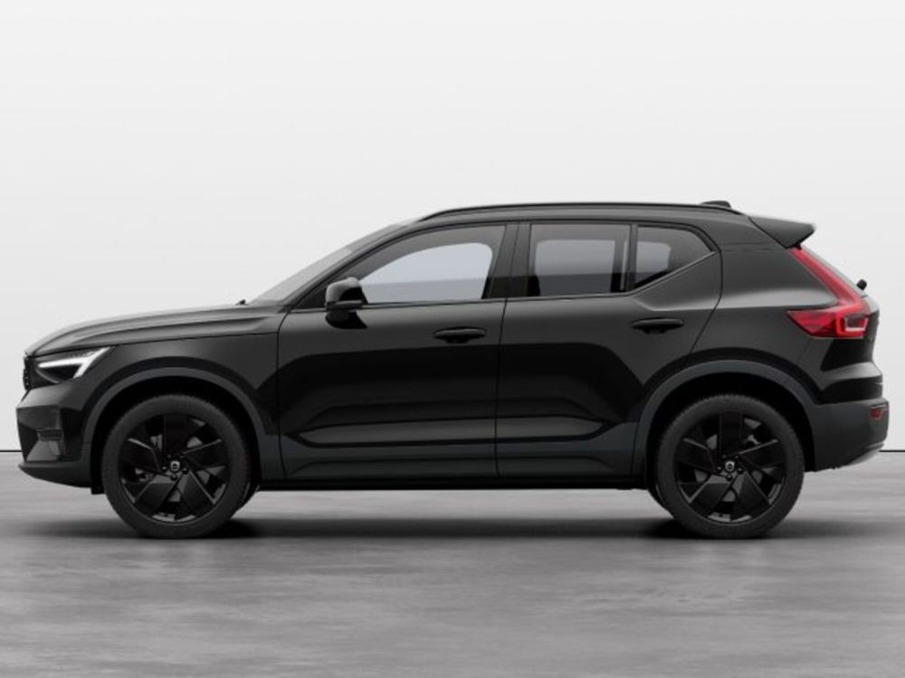 Volvo XC40 B3 automatico Essential  nuova a Modena (3)