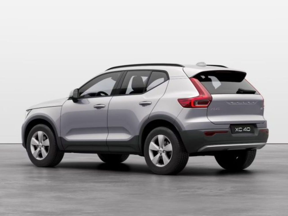 Volvo XC40 nuova a Modena (4)