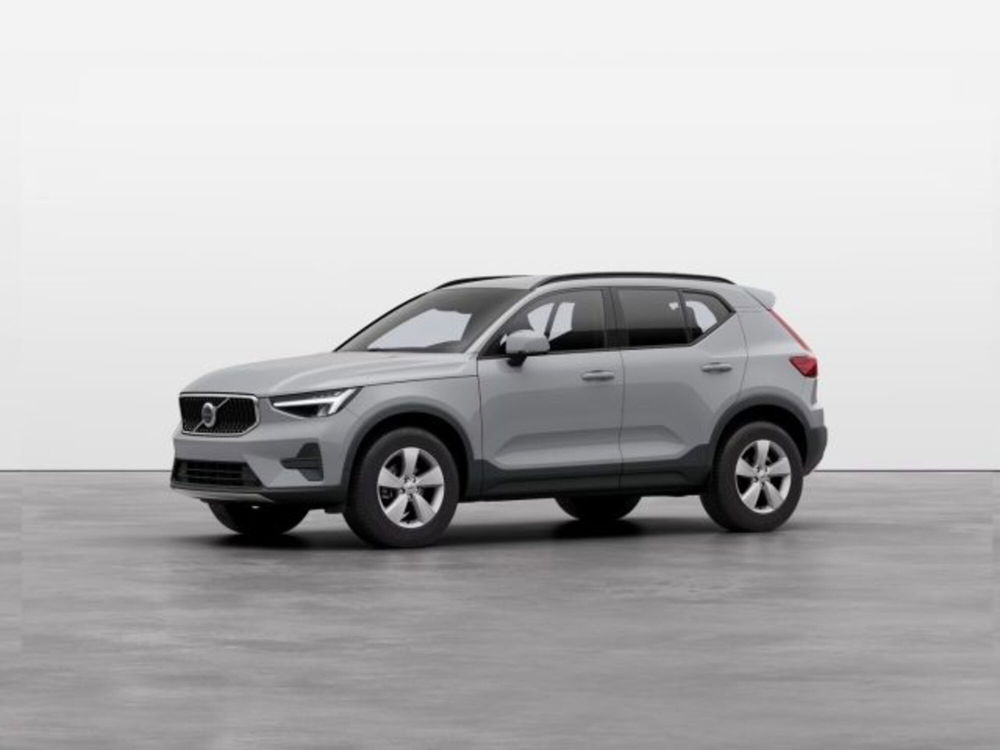 Volvo XC40 B3 automatico Essential  nuova a Modena (2)