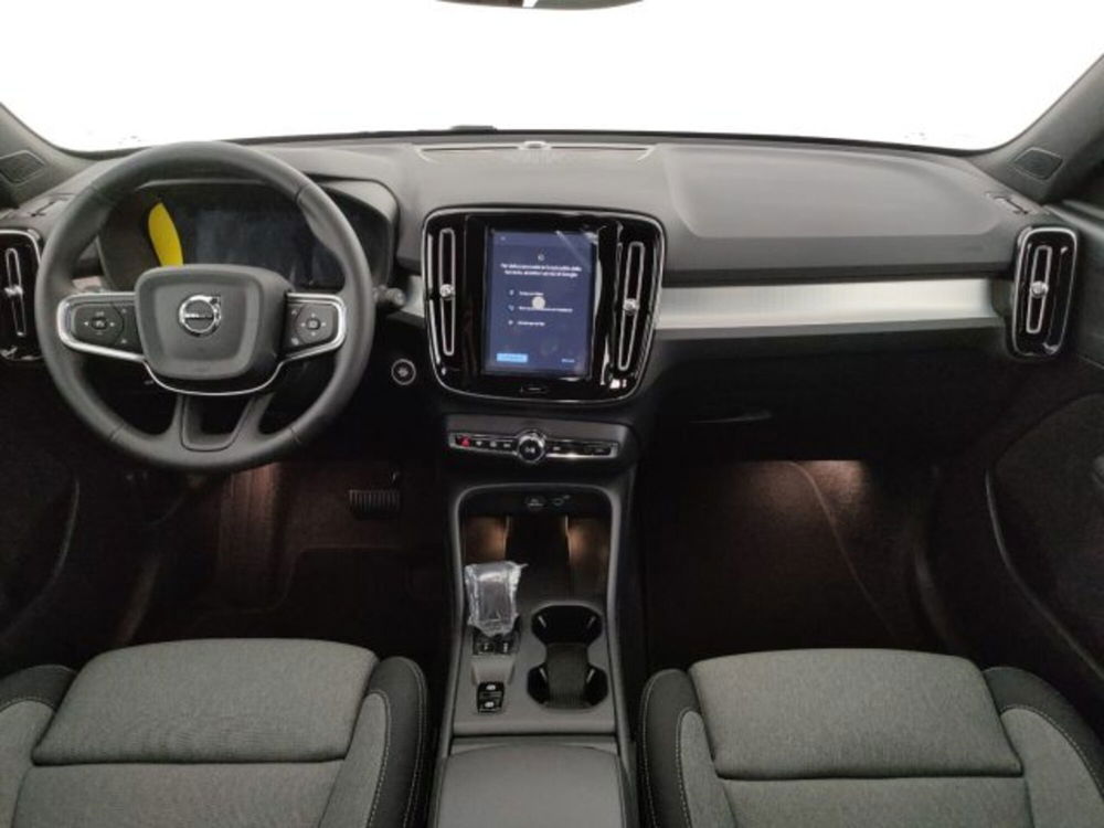 Volvo XC40 nuova a Modena (13)