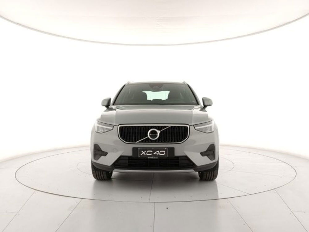 Volvo XC40 nuova a Modena (7)