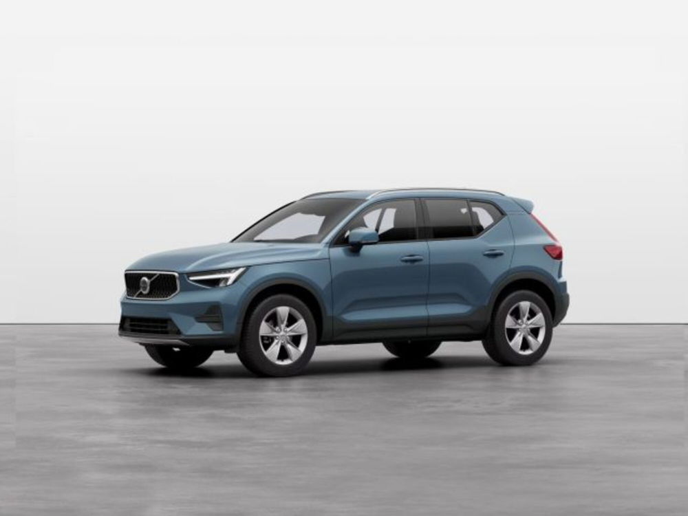 Volvo XC40 B3 automatico Essential  nuova a Modena (2)