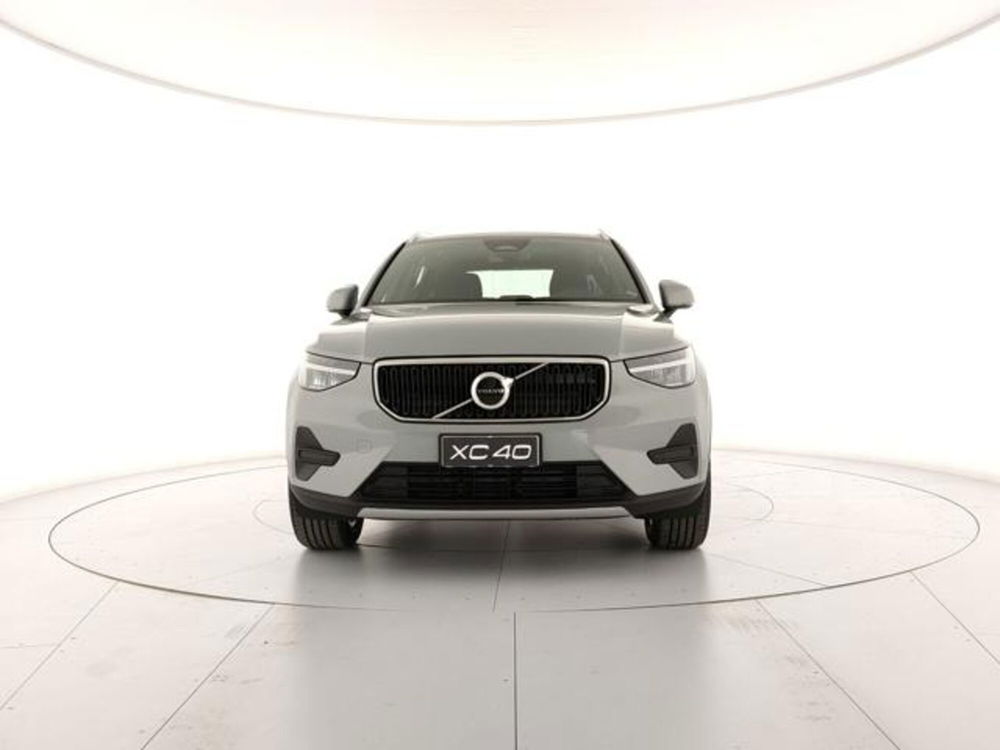 Volvo XC40 nuova a Modena (7)