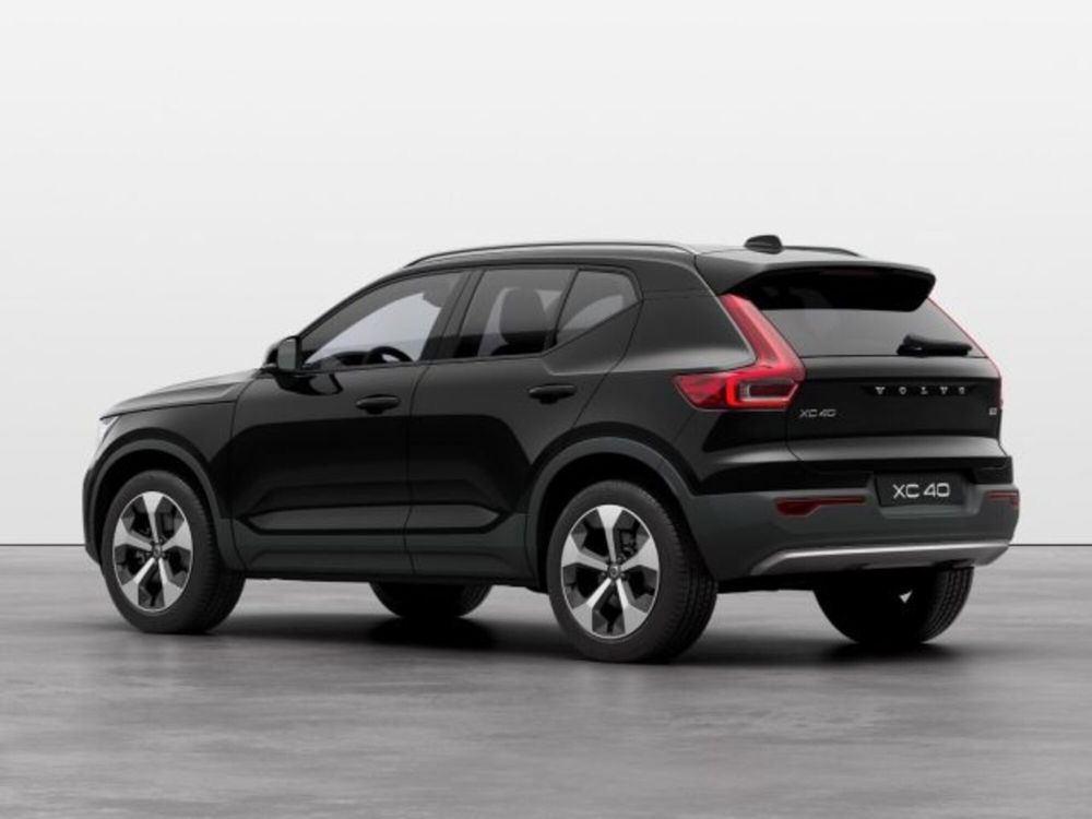 Volvo XC40 nuova a Modena (4)