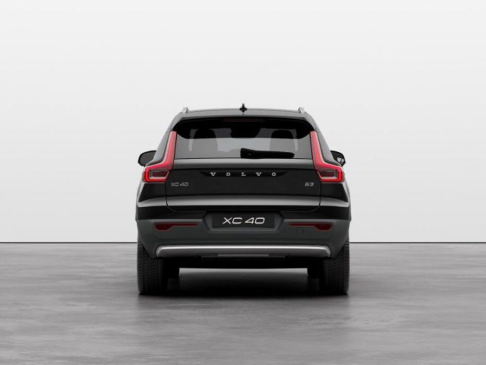 Volvo XC40 B3 automatico Core  nuova a Modena (5)