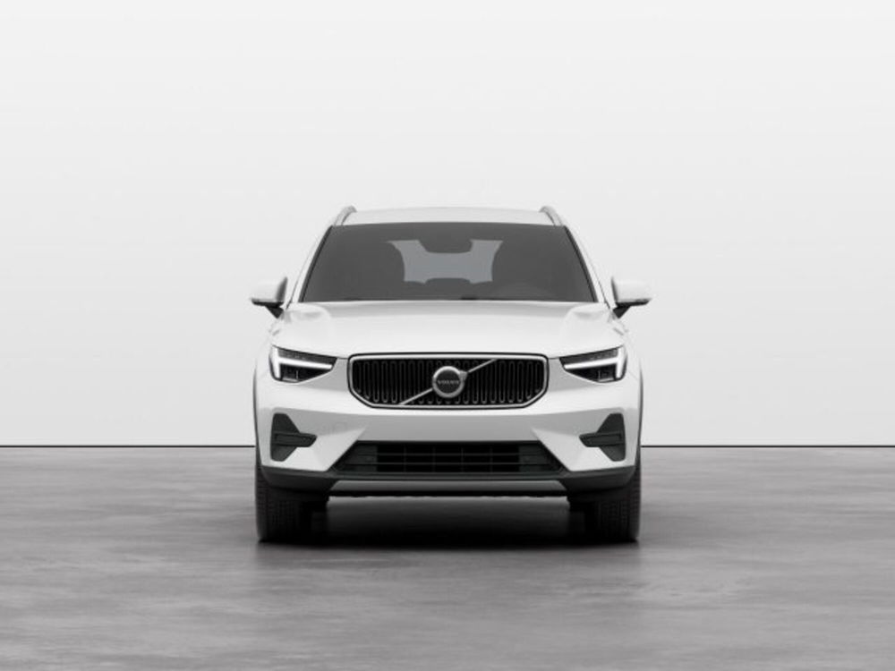 Volvo XC40 nuova a Modena (7)