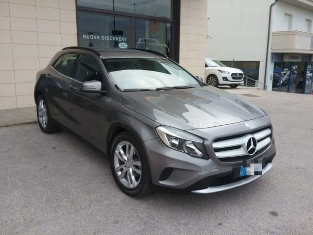 Mercedes-Benz GLA SUV 220 d Automatic 4Matic Premium  del 2016 usata a Macerata (3)