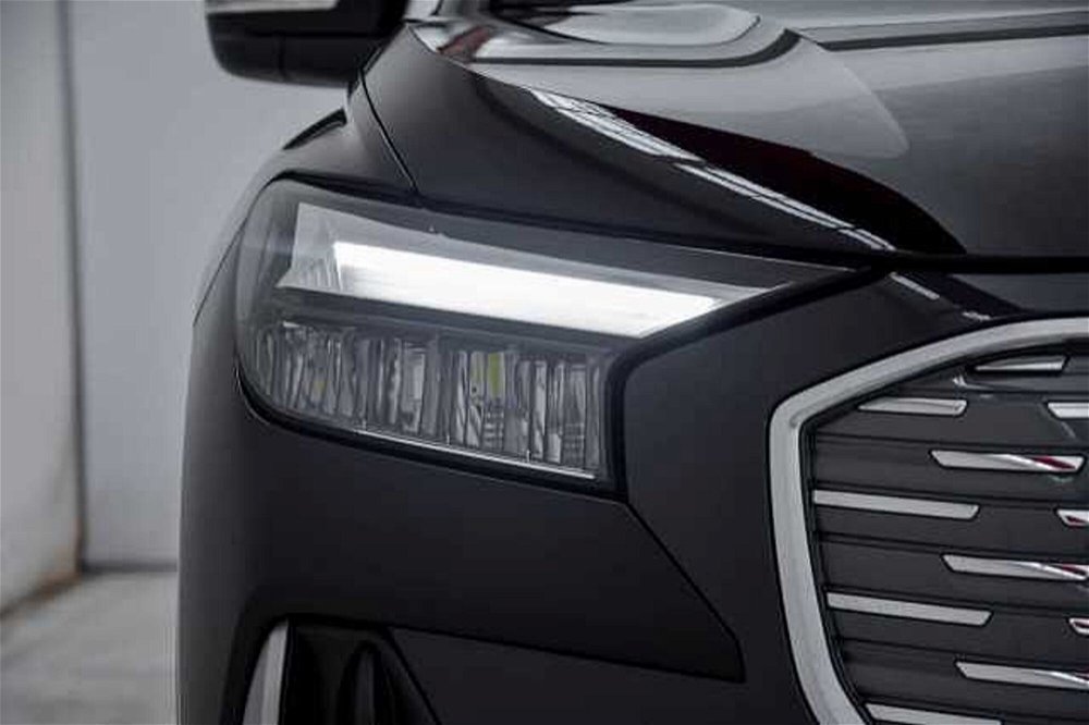 Audi Q4 Q4 40 e-tron del 2021 usata a Varese (4)