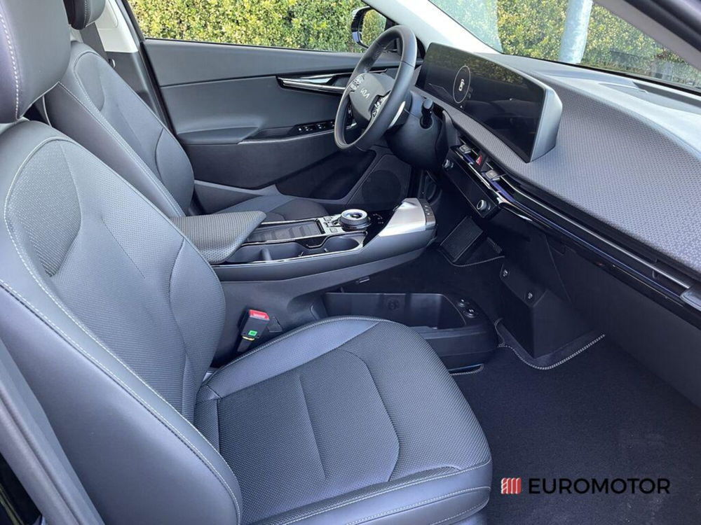 Kia EV6 nuova a Bari (11)