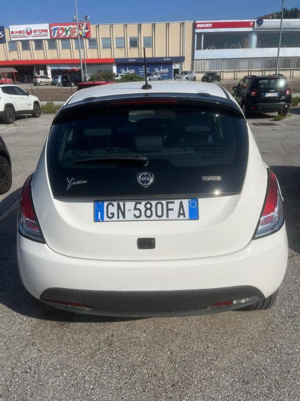 Lancia Ypsilon usata a Perugia (2)