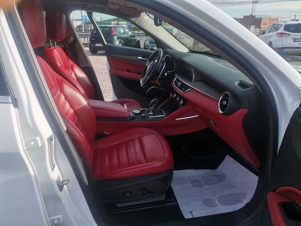 Alfa Romeo Stelvio usata a Matera (16)