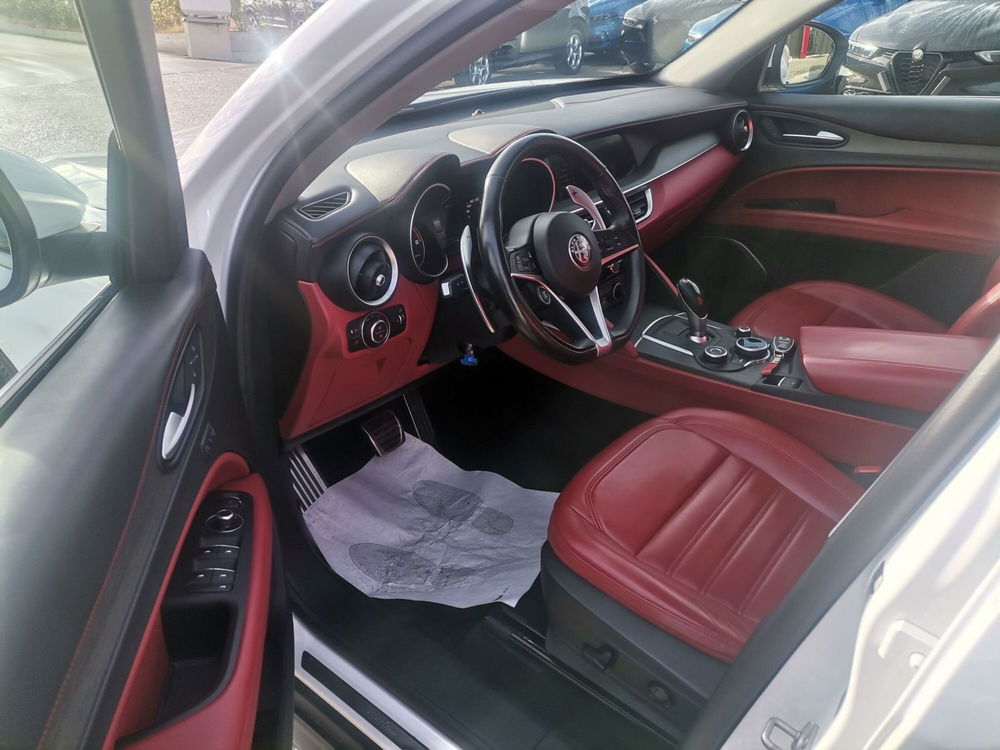 Alfa Romeo Stelvio usata a Matera (8)