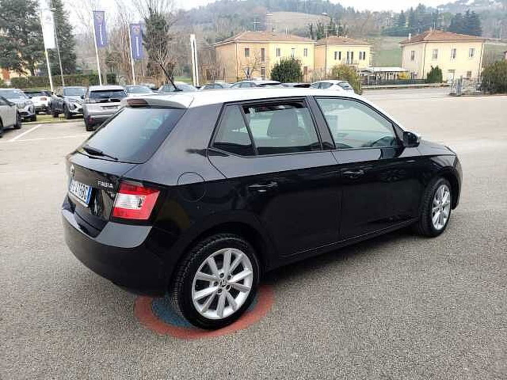 Skoda Fabia 1.4 TDI 90 CV Twin Color Design Edition Nero  del 2016 usata a Fano (4)