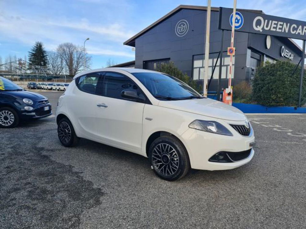 Lancia Ypsilon nuova a Torino (9)