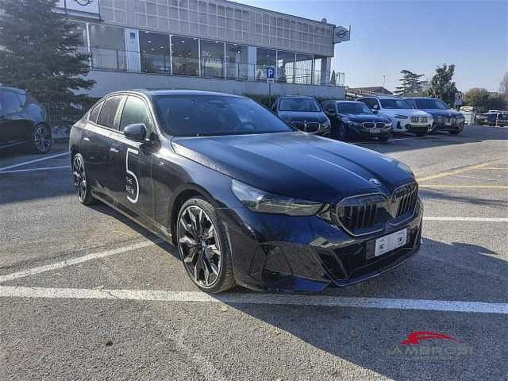BMW Serie 5 i5 M60 nuova a Viterbo (2)
