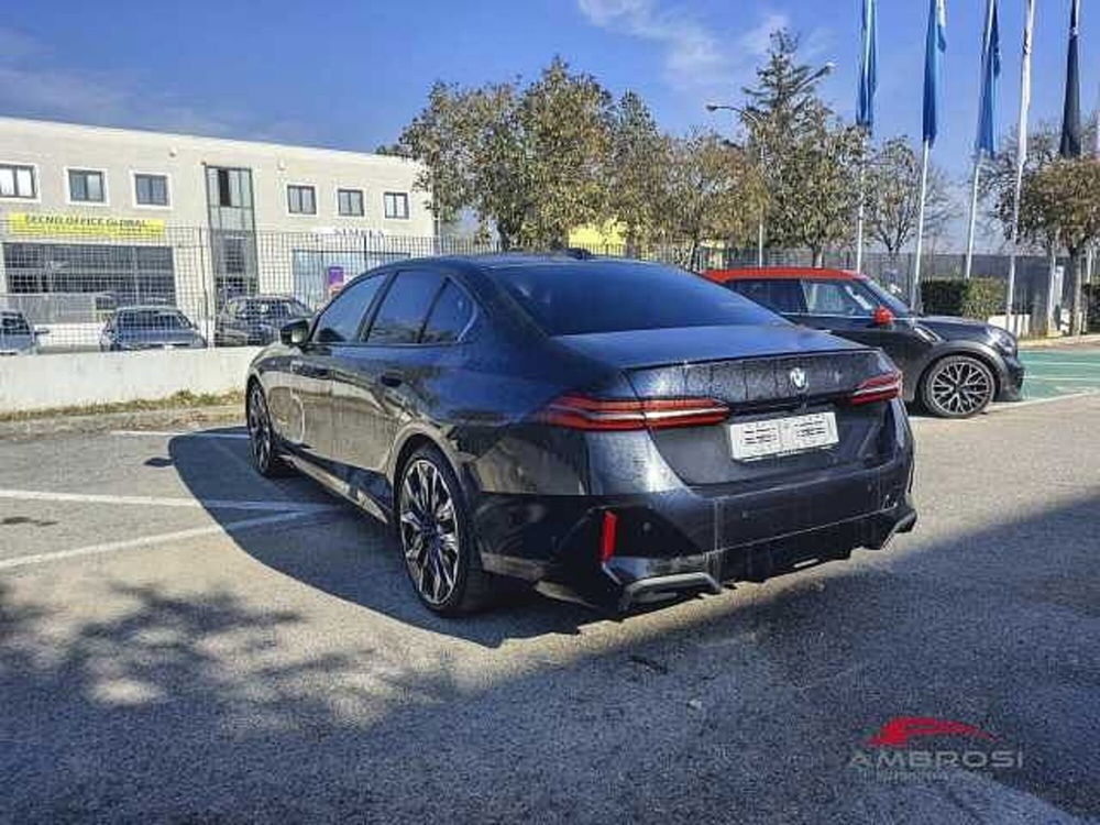 BMW i5 Touring nuova a Viterbo (4)