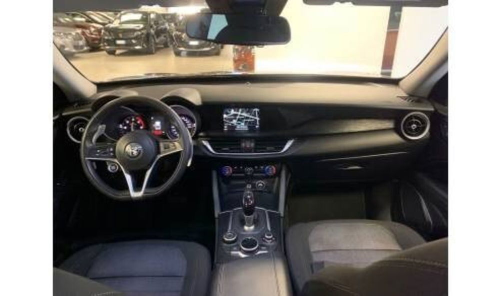 Alfa Romeo Stelvio usata a Milano (10)