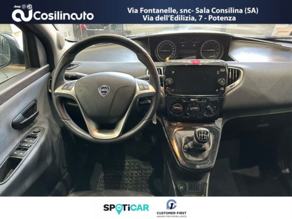 Lancia Ypsilon usata a Salerno (13)